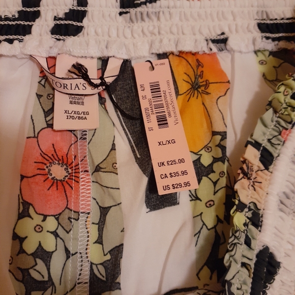 Victoria secret pajama shorts - Picture 5 of 8